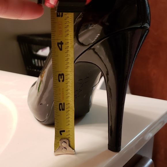Jessica Simpson size 7 patent leather heels - Picture 4 of 4